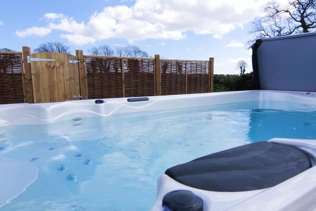Covehithe House-Coastal Luxury- Sleeps 12-With Huge Swimspa! Wrentham Εξωτερικό φωτογραφία