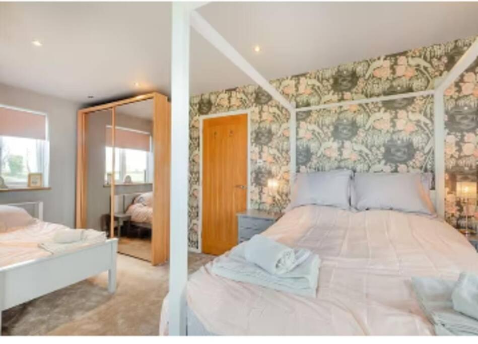 Covehithe House-Coastal Luxury- Sleeps 12-With Huge Swimspa! Wrentham Εξωτερικό φωτογραφία