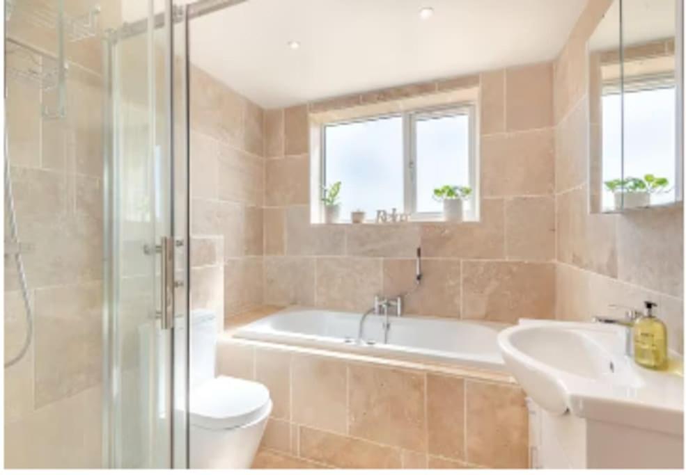 Covehithe House-Coastal Luxury- Sleeps 12-With Huge Swimspa! Wrentham Εξωτερικό φωτογραφία
